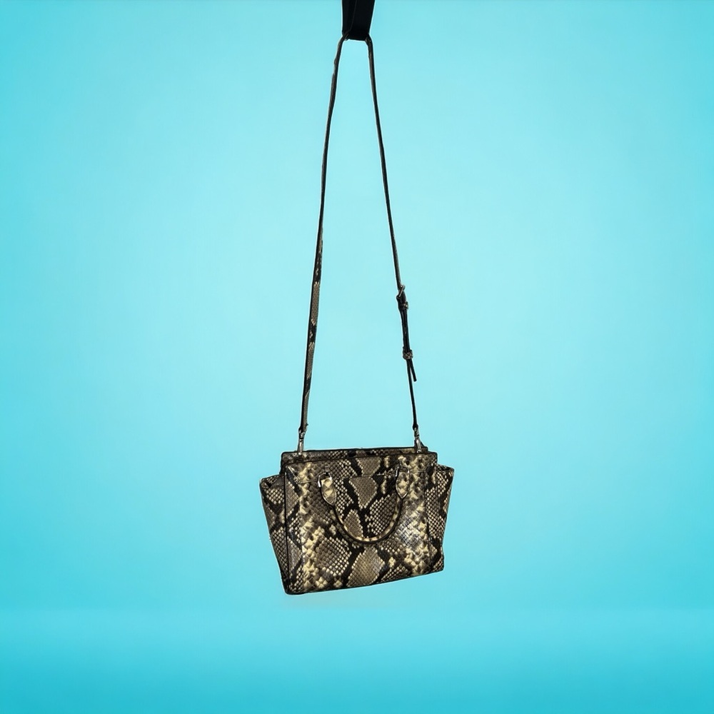 Preowned, excellent condition Michael KorsTina - image 3